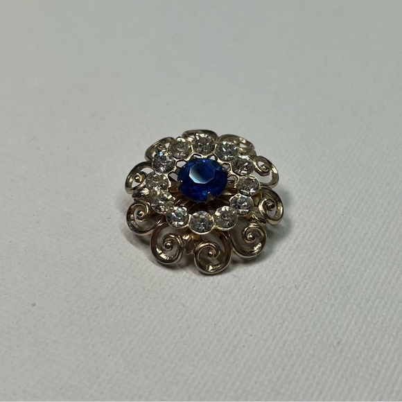 Vintage Gold Tone Coro Signed Brooch w/ Blue and Clear Rhinestones - Picture 3 of 8